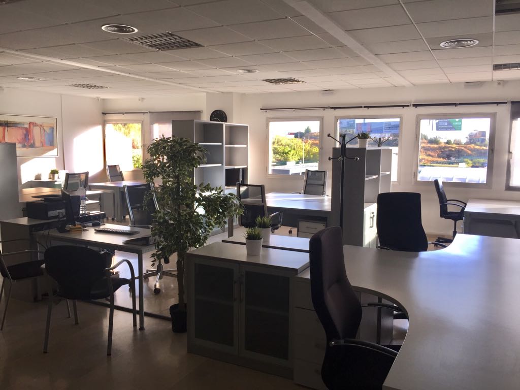 Alquiler de oficinas y puestos de trabajo cooperativo en Torremolinos - Coworking